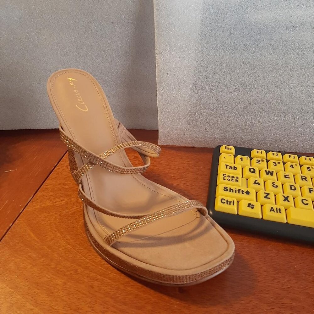 New ! Circus NY by Sam Edelman Hanson Platform Sandal Golden Camel size 9